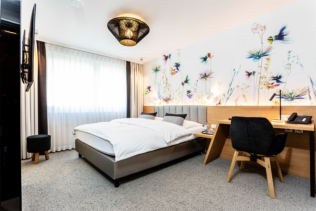 Hotel Böhler Böblingen - Doppelzimmer-Schreibtisch