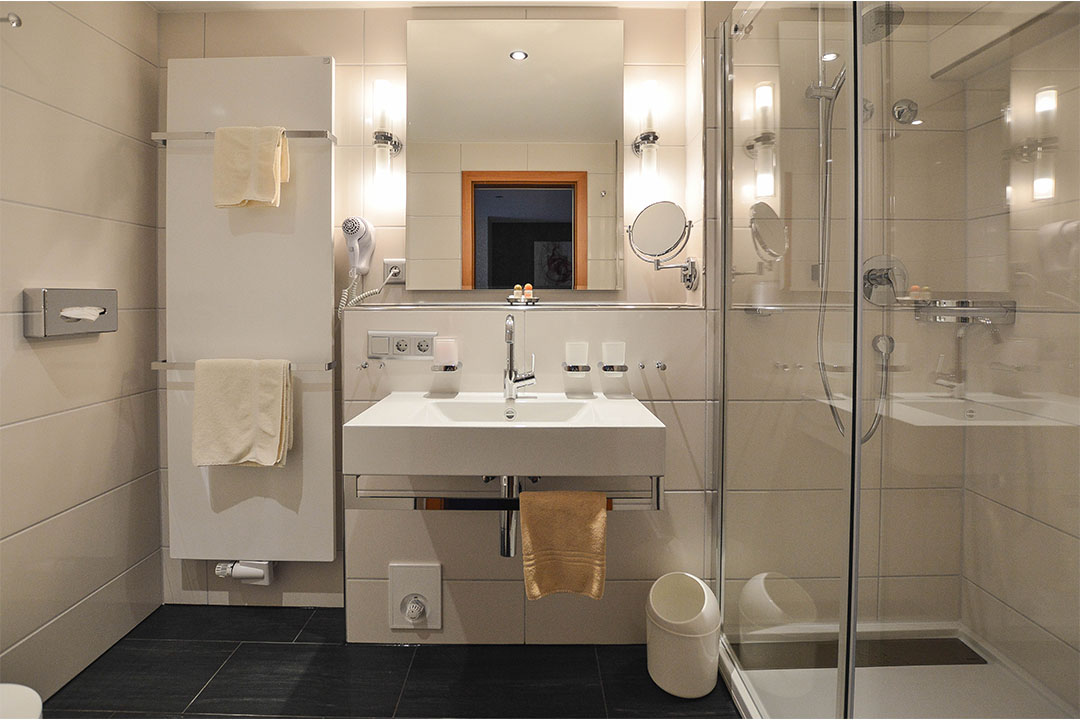 Hotel Böhler Böblingen - Hotelzimmer Bad